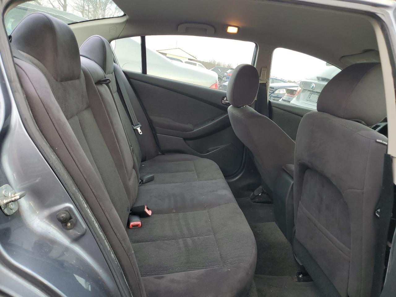 2012 Nissan Altima - Image 10