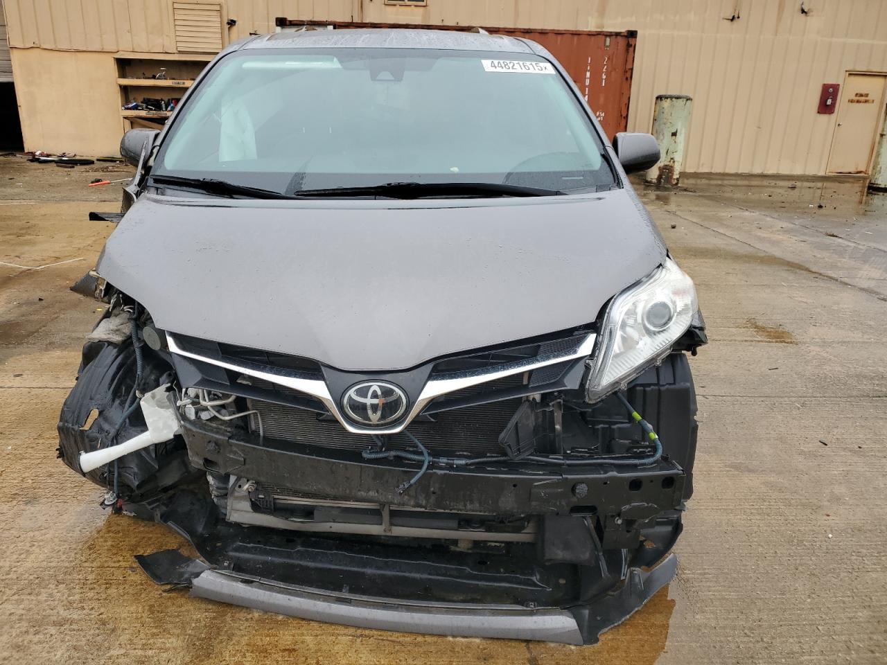 2020 Toyota Sienna - Image 5