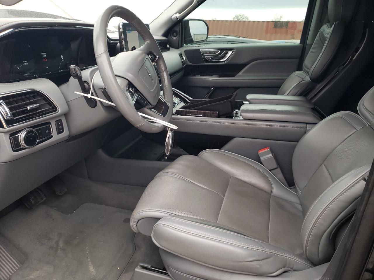 2019 Lincoln Navigator - Image 7