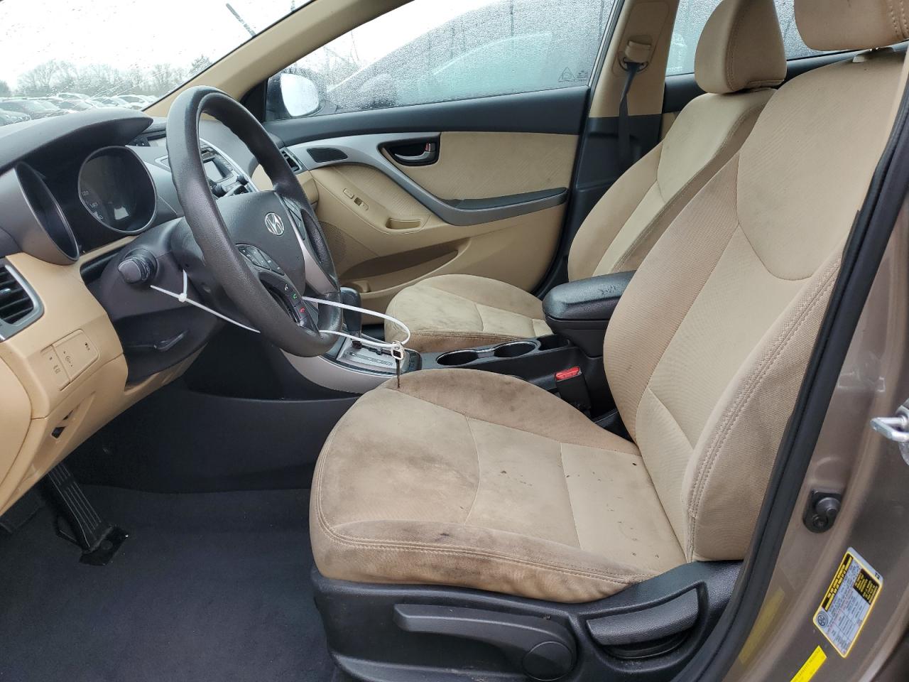 2013 Hyundai Elantra - Image 7