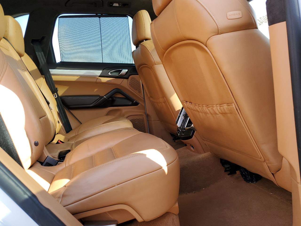2015 Porsche Cayenne - Image 11