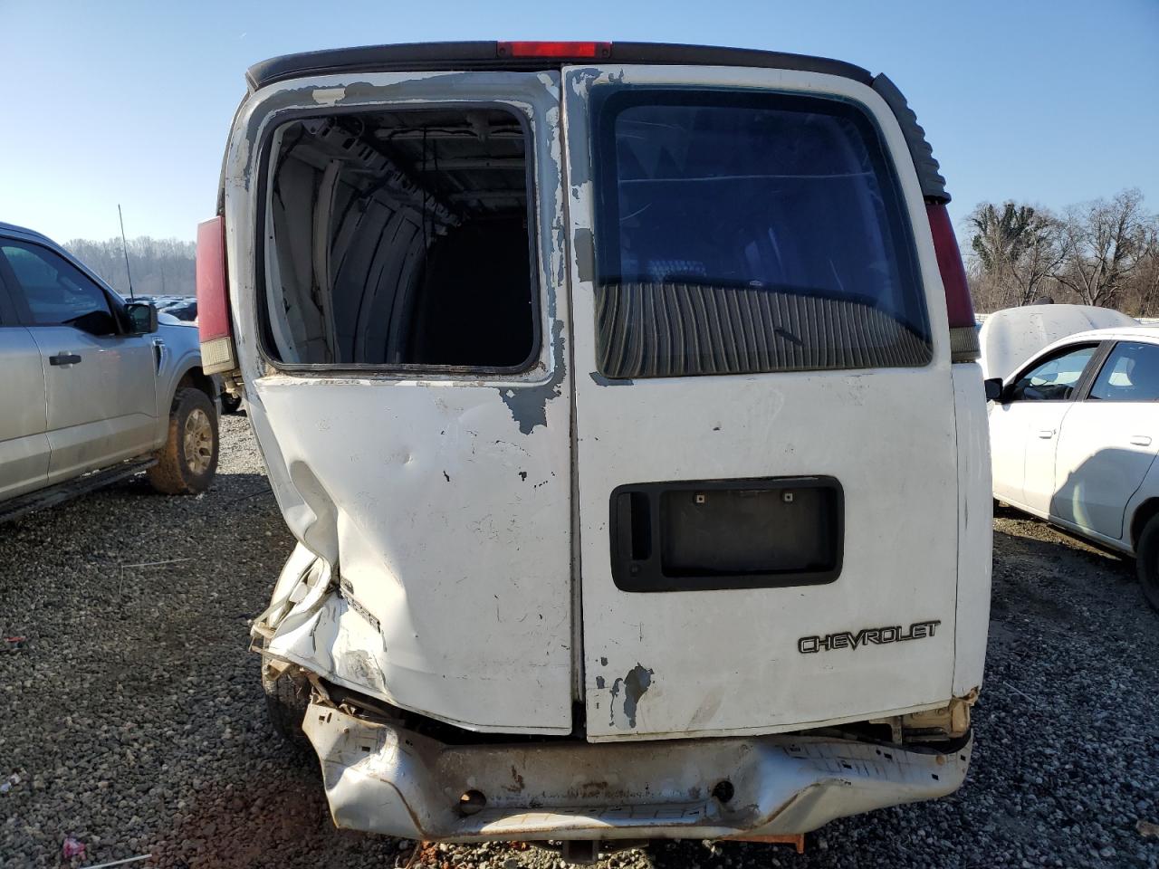 2000 Chevrolet Express - Image 6
