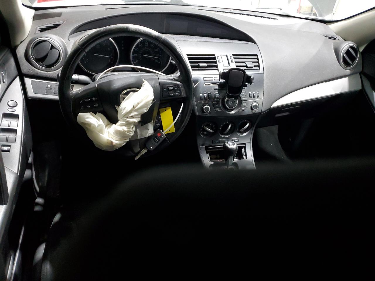 2012 Mazda 3 - Image 8