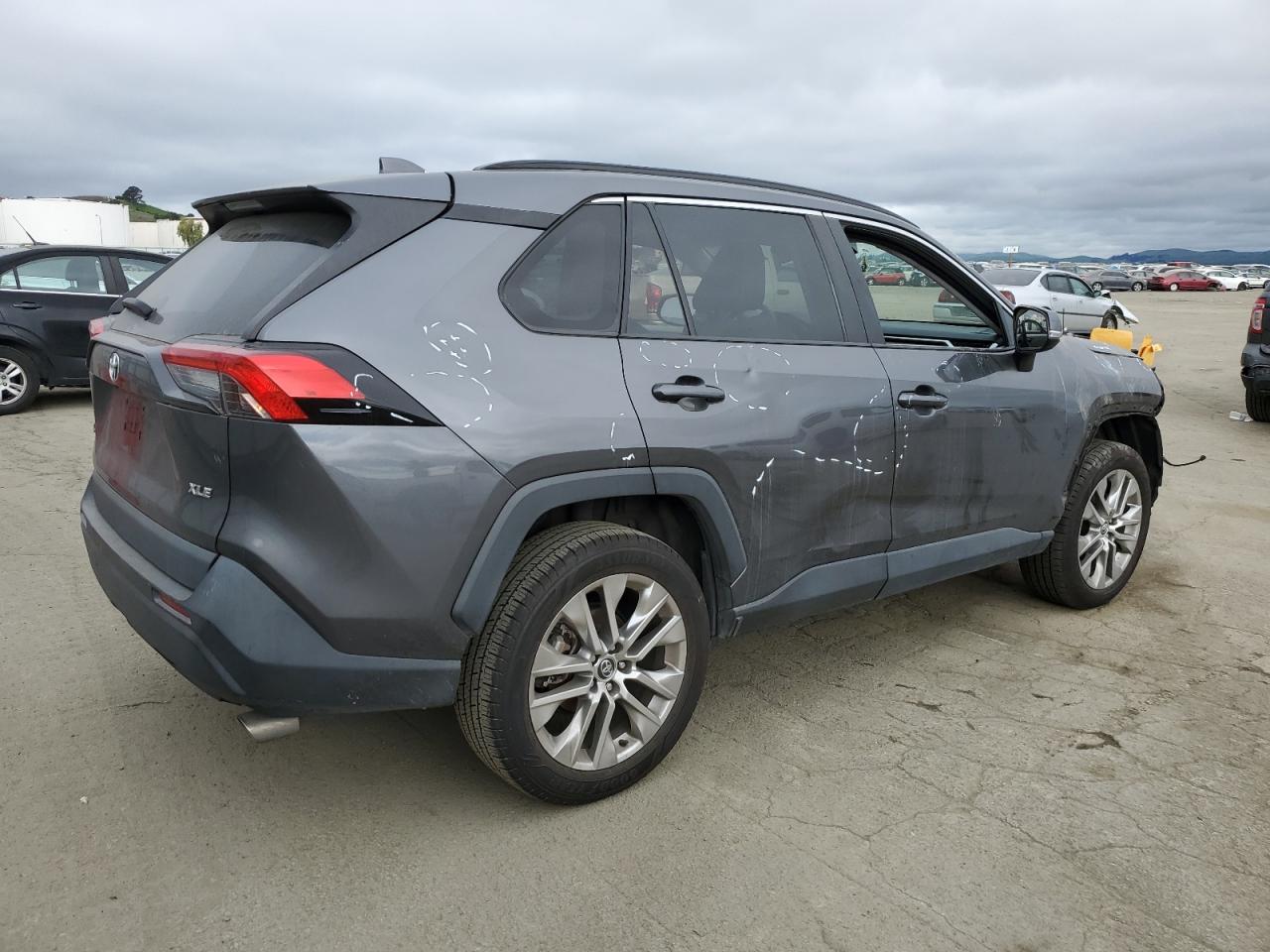 2021 Toyota RAV 4 - Image 3