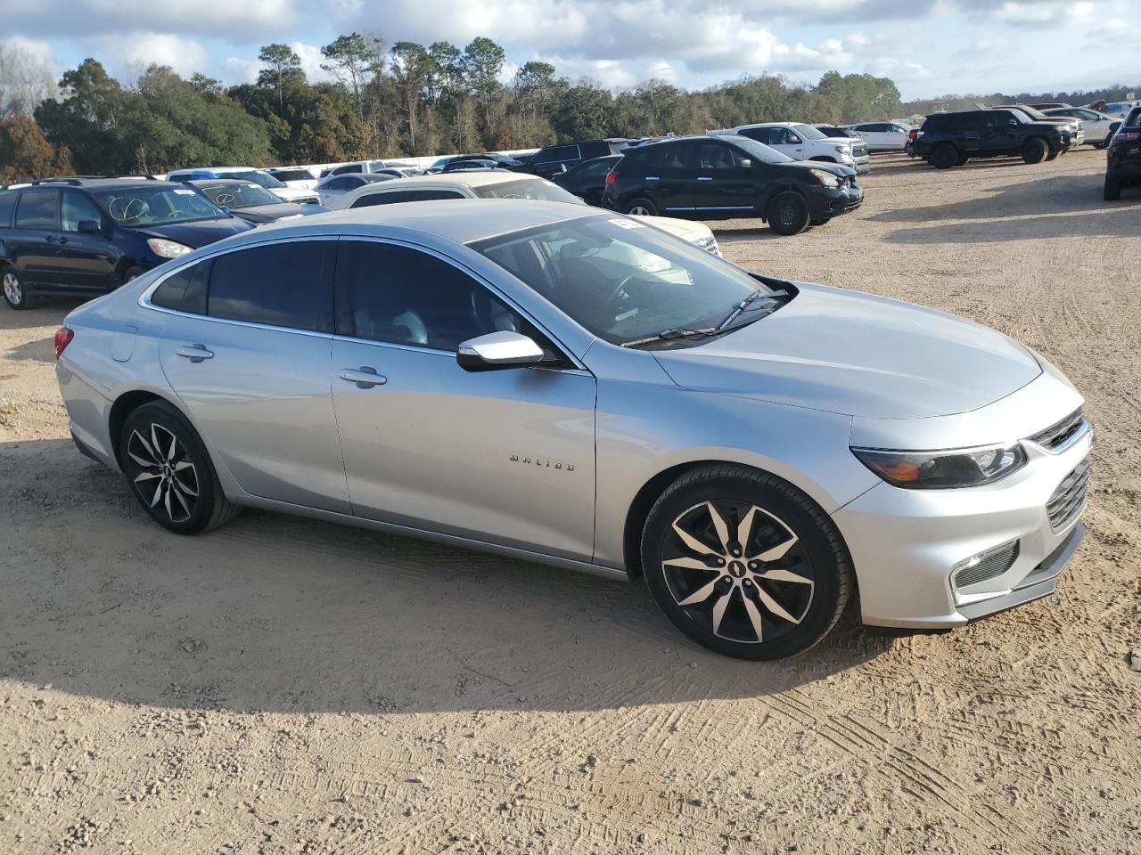 2017 Chevrolet Malibu - Image 4