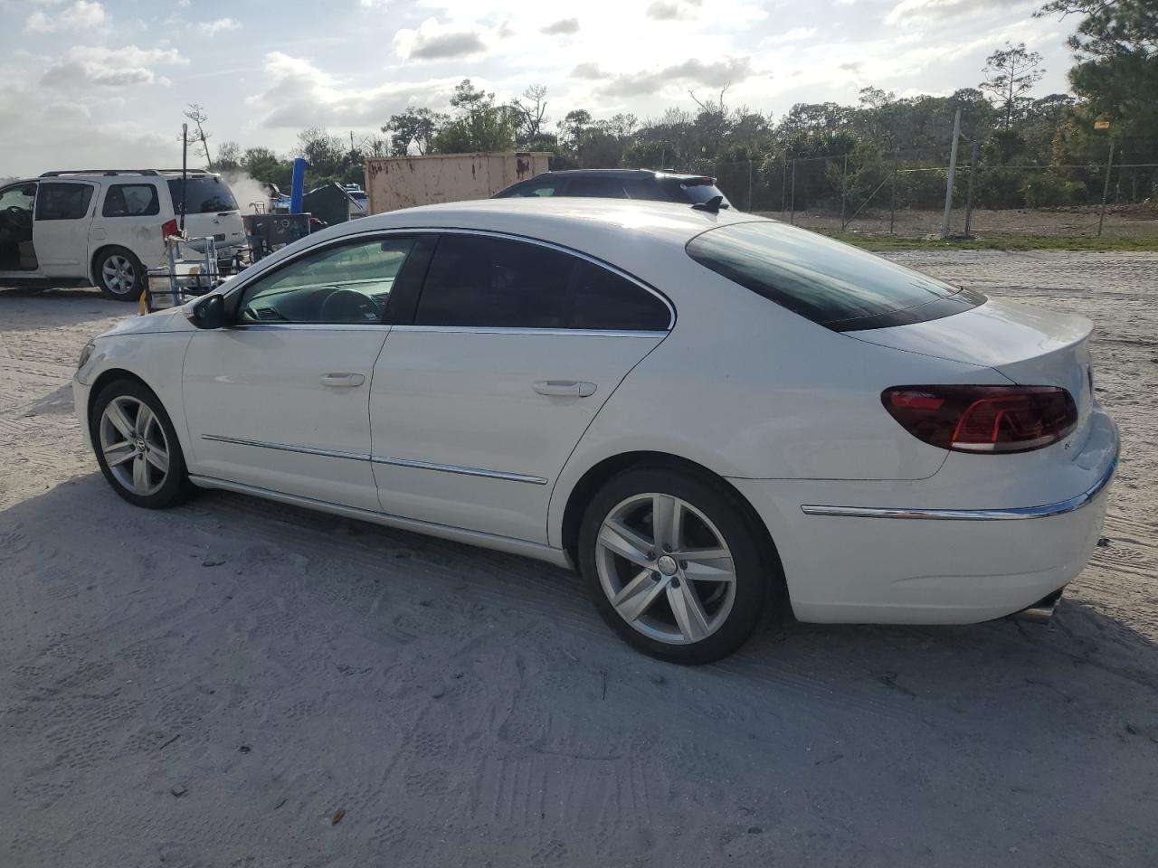 2013 Volkswagen Passat CC - Image 2