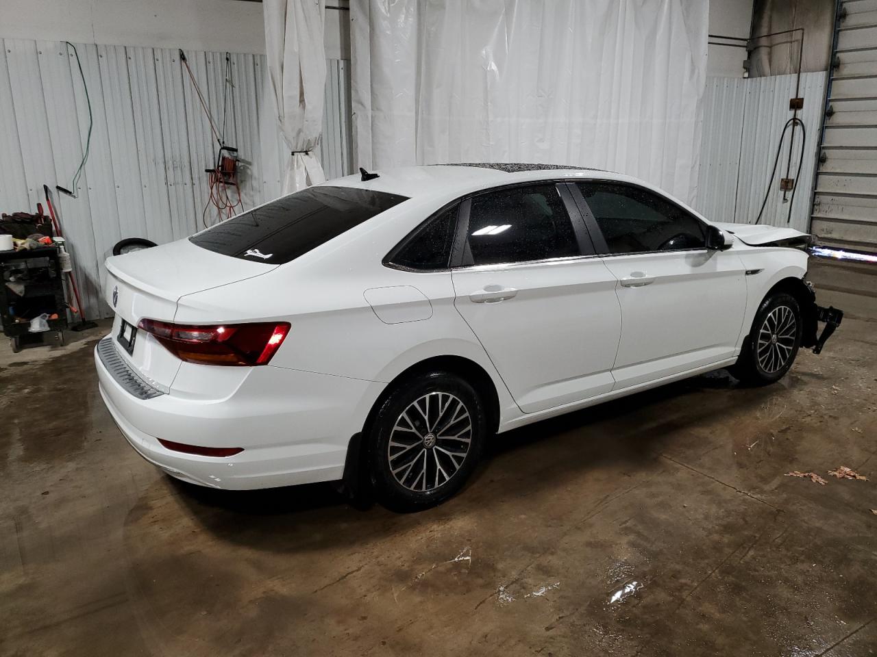 2019 Volkswagen Jetta - Image 3
