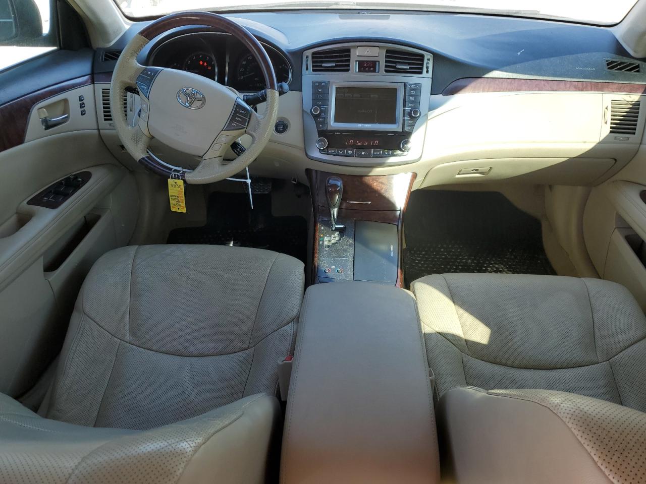 2011 Toyota Avalon - Image 8