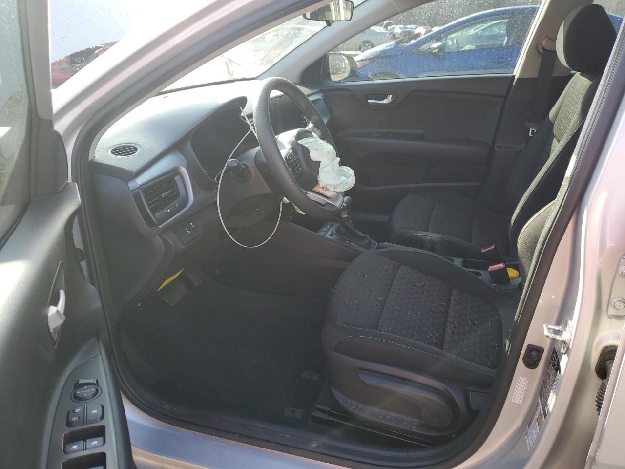 2023 Kia Rio - Image 7