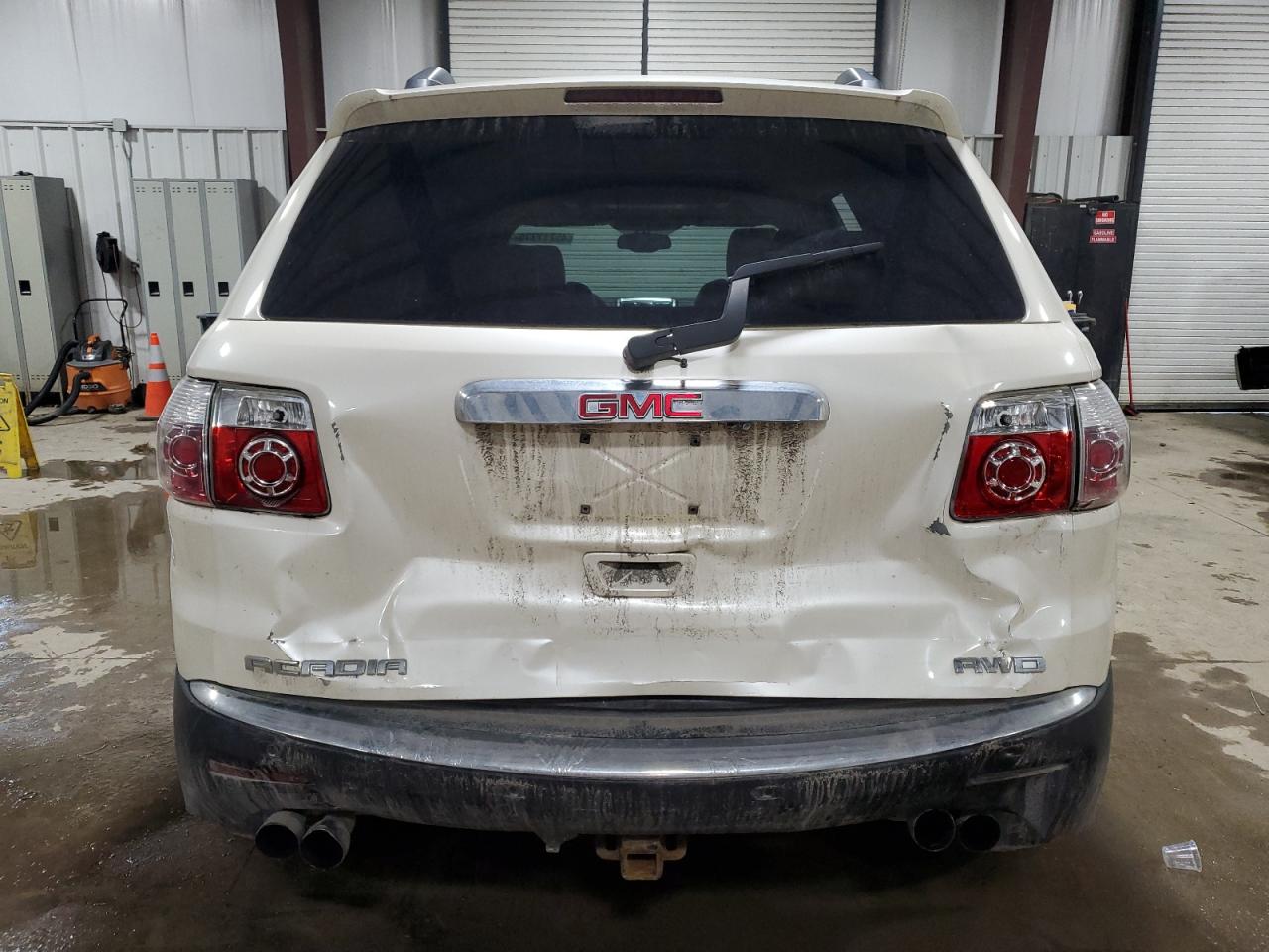 2010 GMC Acadia - Image 6