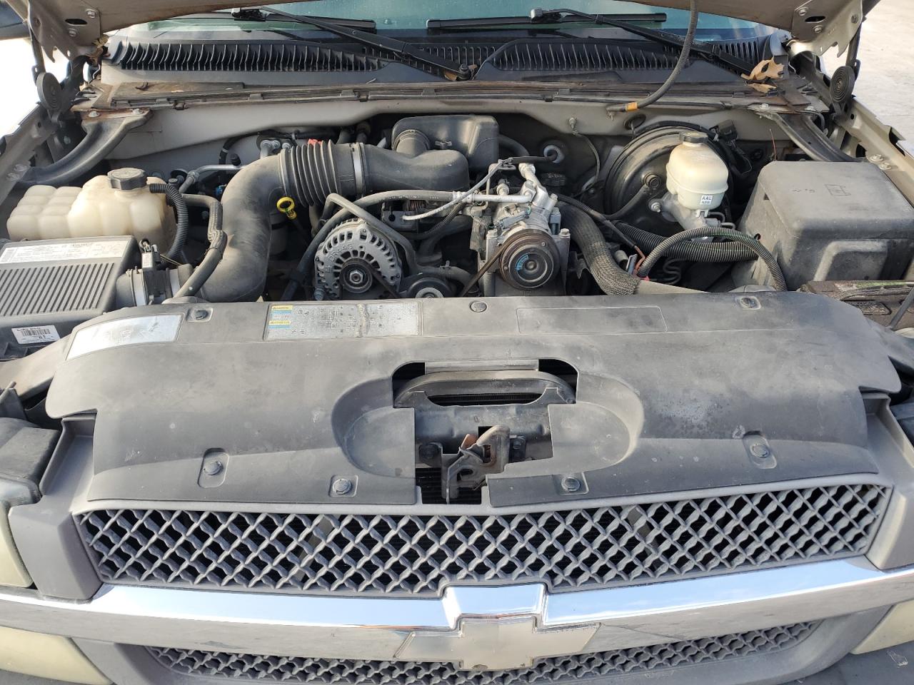 2005 Chevrolet Silverado - Image 11