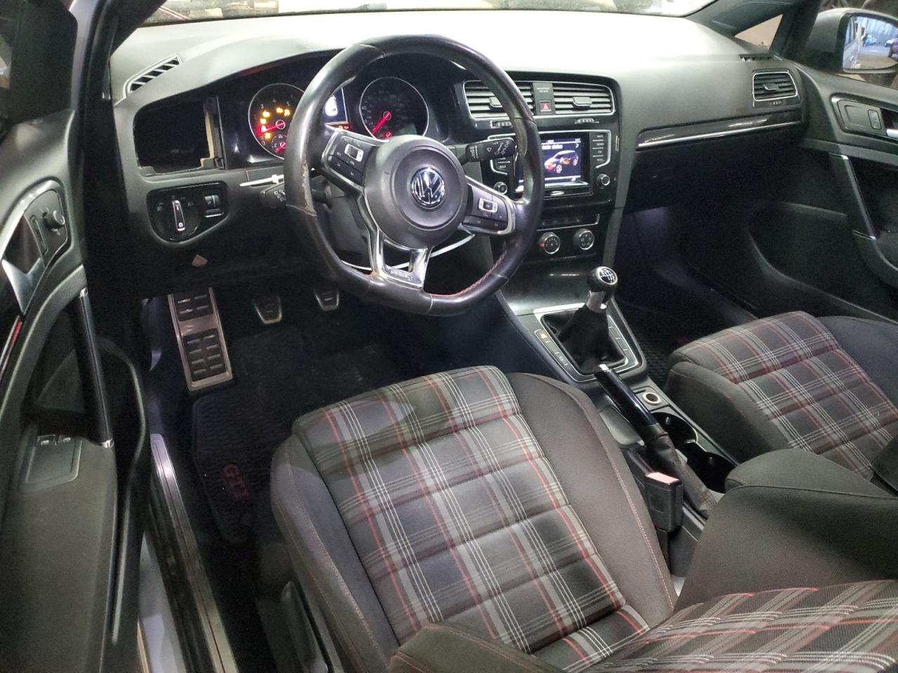 2015 Volkswagen GTI - Image 8