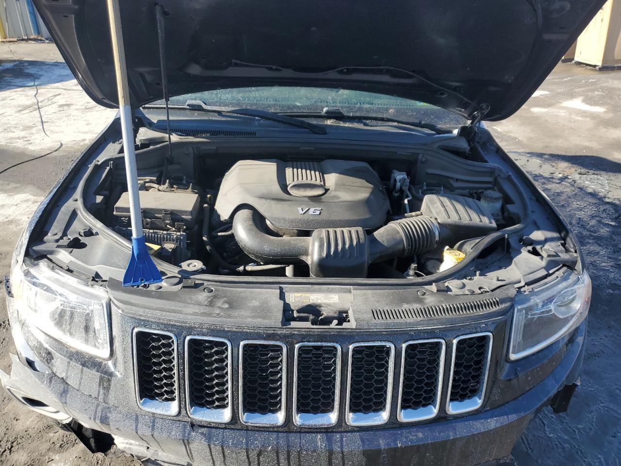 2014 Jeep Grand Cherokee - Image 12