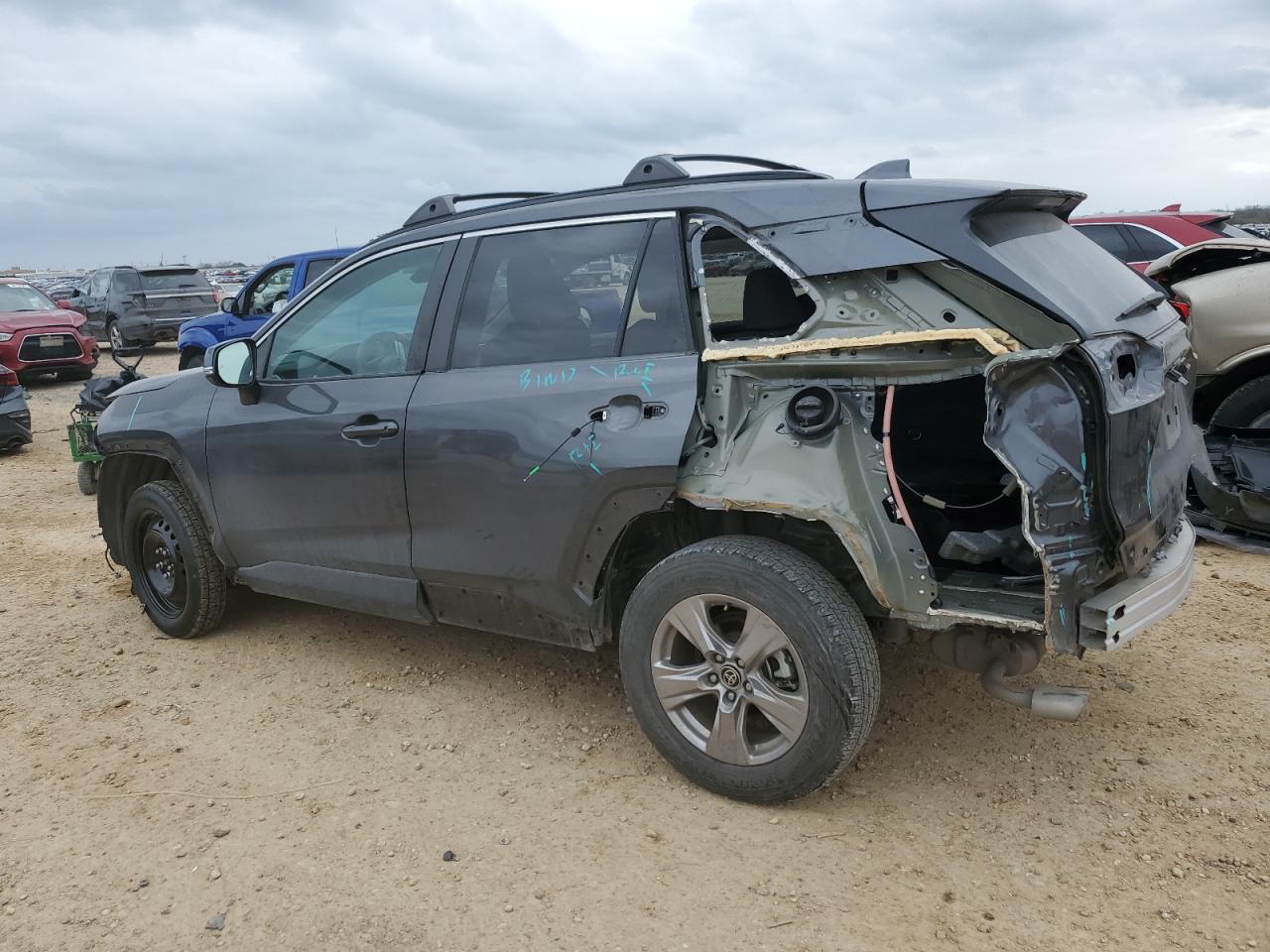 2T3W1RFV3PW240938 TOYOTA RAV4 2023