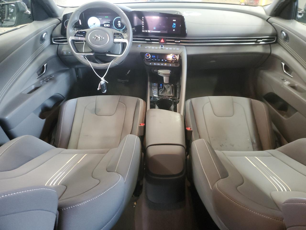 2023 Hyundai Elantra - Image 8
