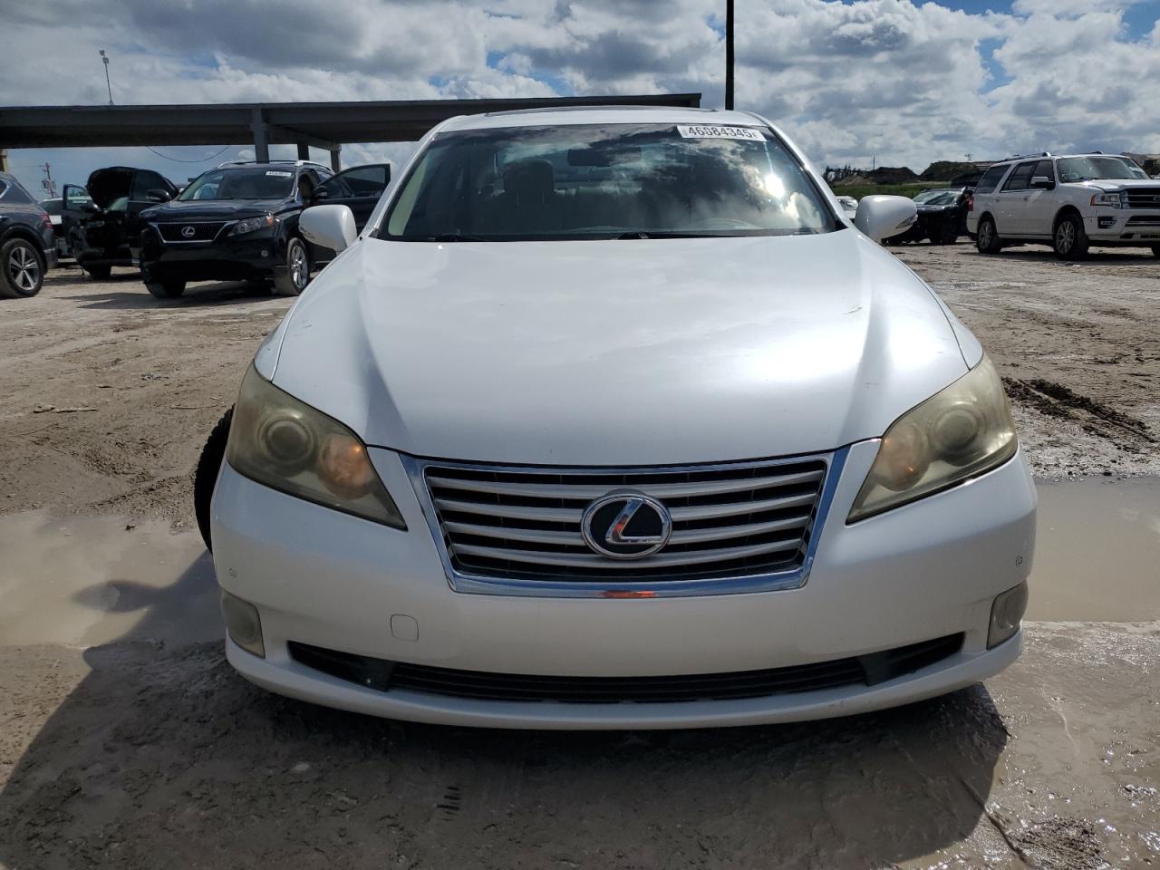 2011 Lexus ES - Image 5