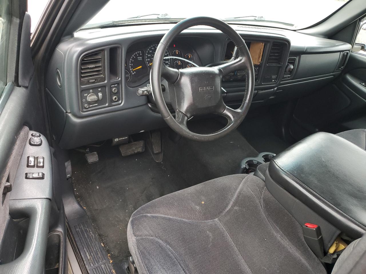 2001 GMC Sierra - Image 8