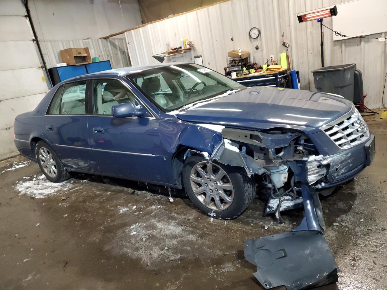 2009 Cadillac DTS - Image 4