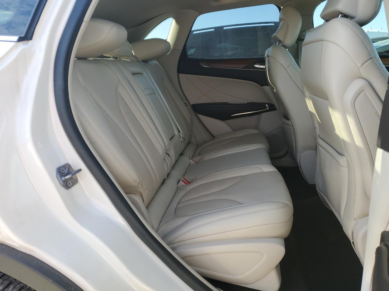 2019 Lincoln MKC - Image 11