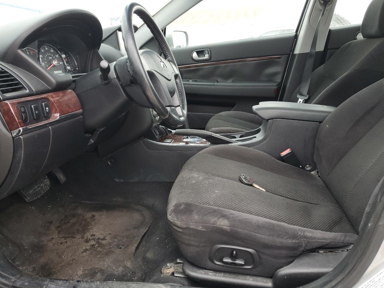 2011 Mitsubishi Galant - Image 7