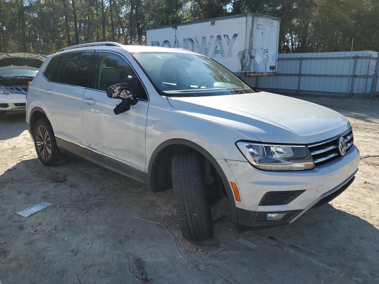 2018 Volkswagen Tiguan - Image 4
