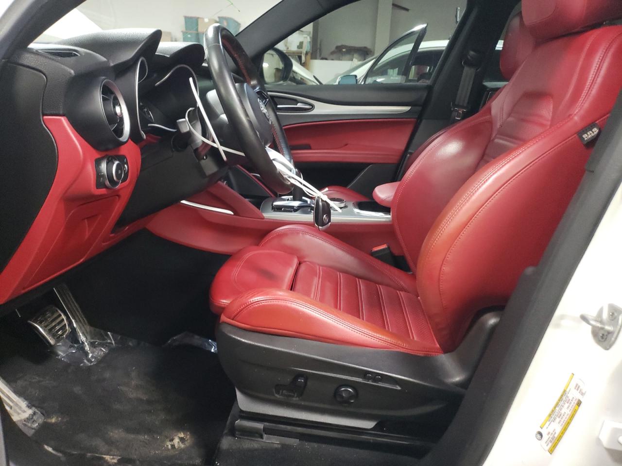 2020 Alfa Romeo Stelvio - Image 7