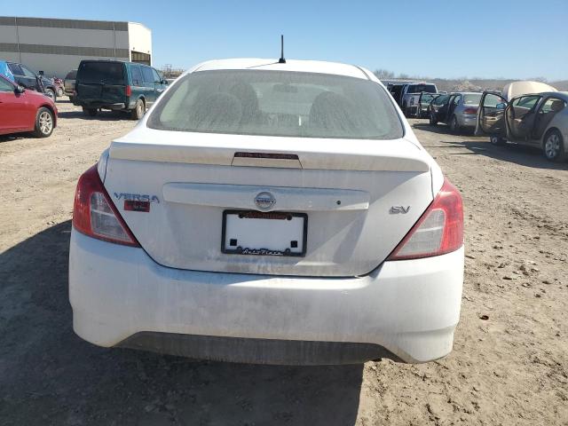  NISSAN VERSA 2017 Білий