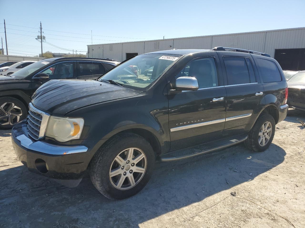2007 Chrysler Aspen - Image 1