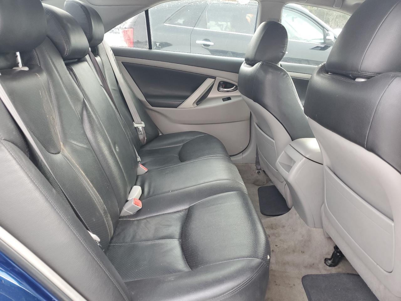 2009 Toyota Camry - Image 10