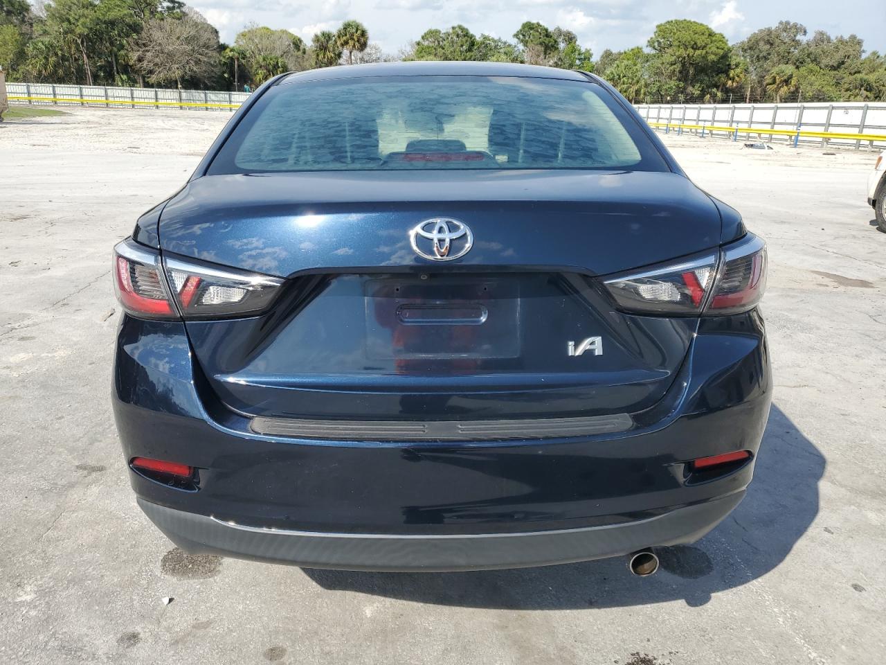 2017 Toyota Yaris - Image 6