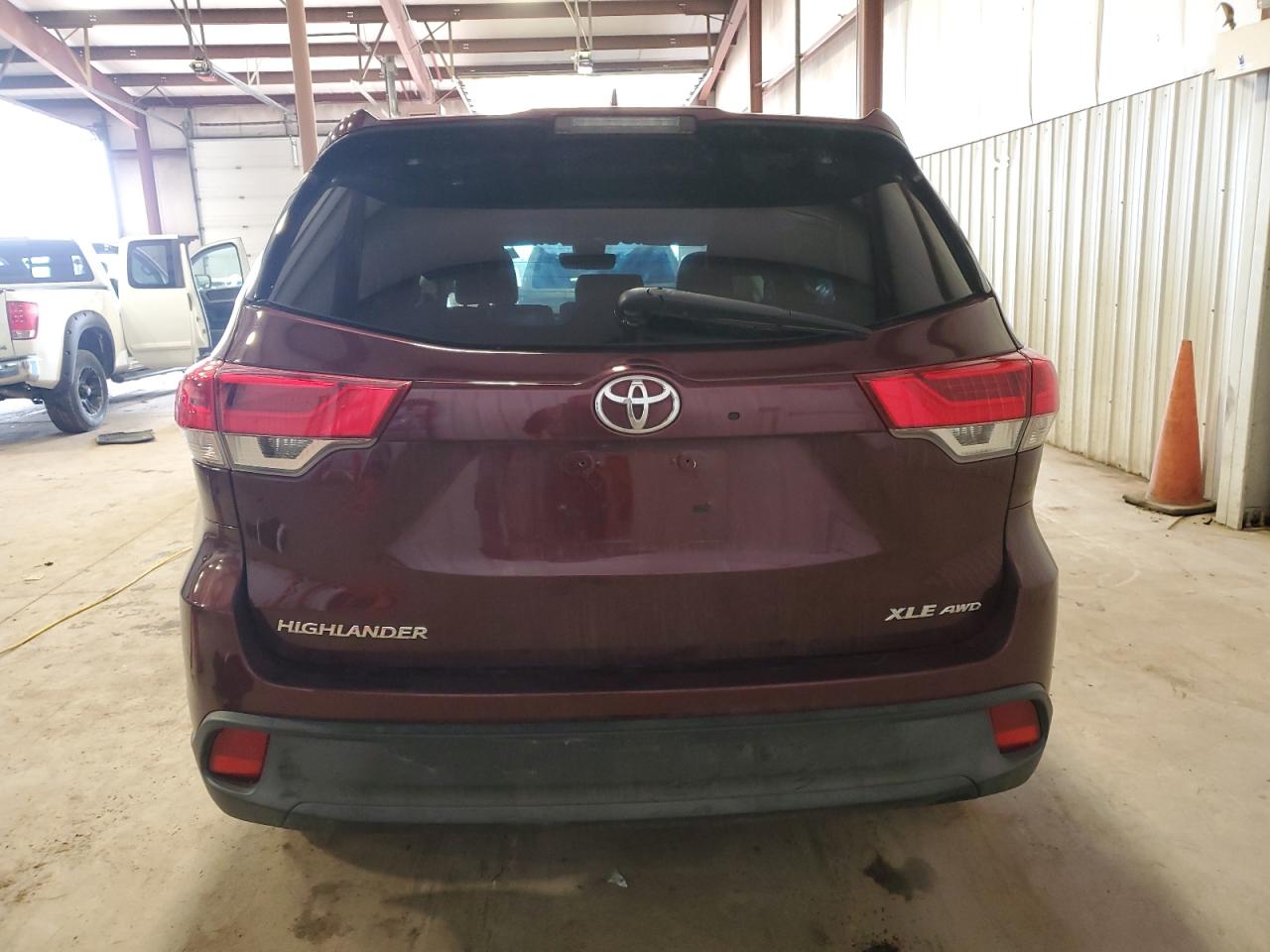 5TDJZRFH7JS814849 TOYOTA HIGHLANDER 2018