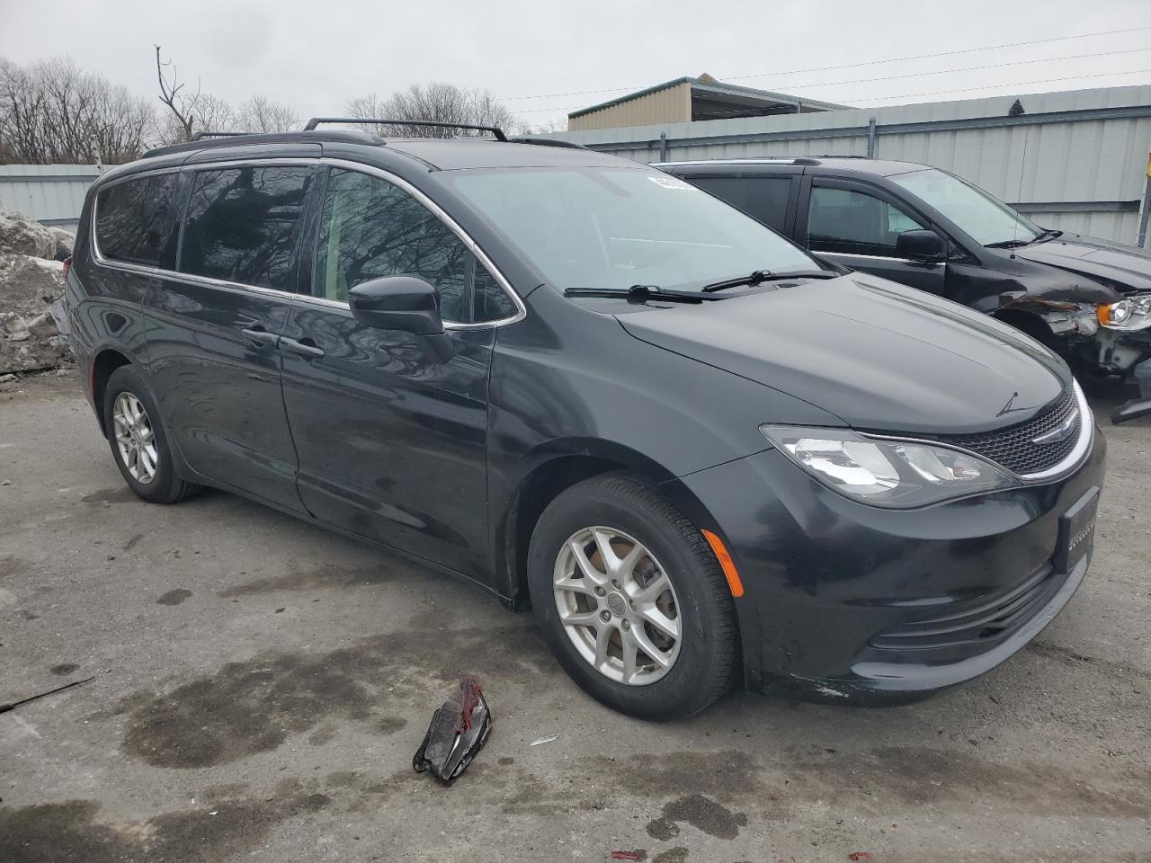 2020 Chrysler Voyager - Image 4