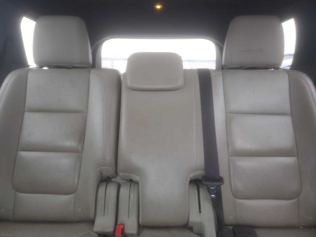 2013 Ford Explorer - Image 10