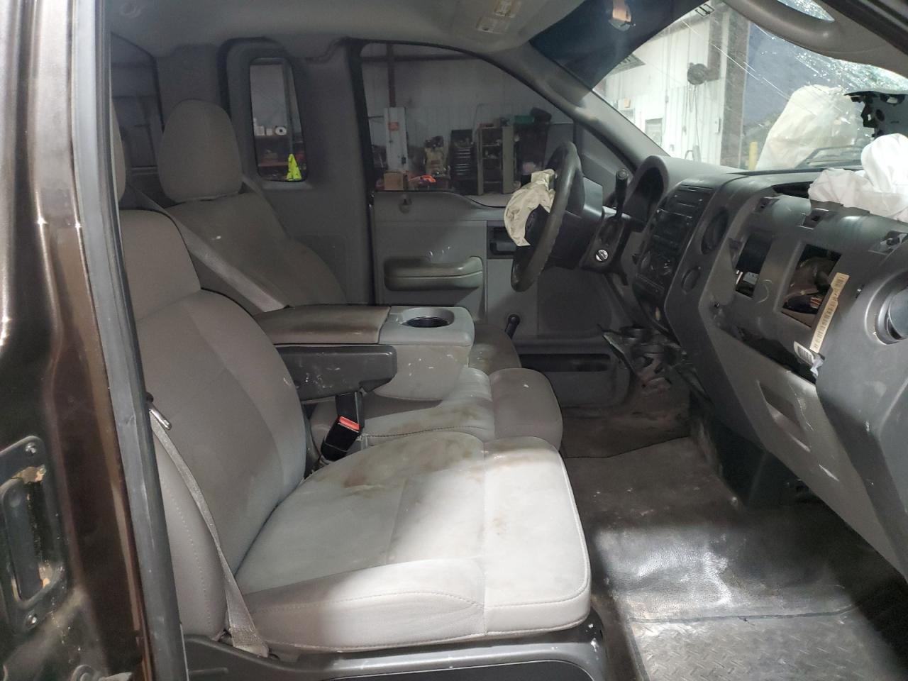 2006 Ford F-150 - Image 11