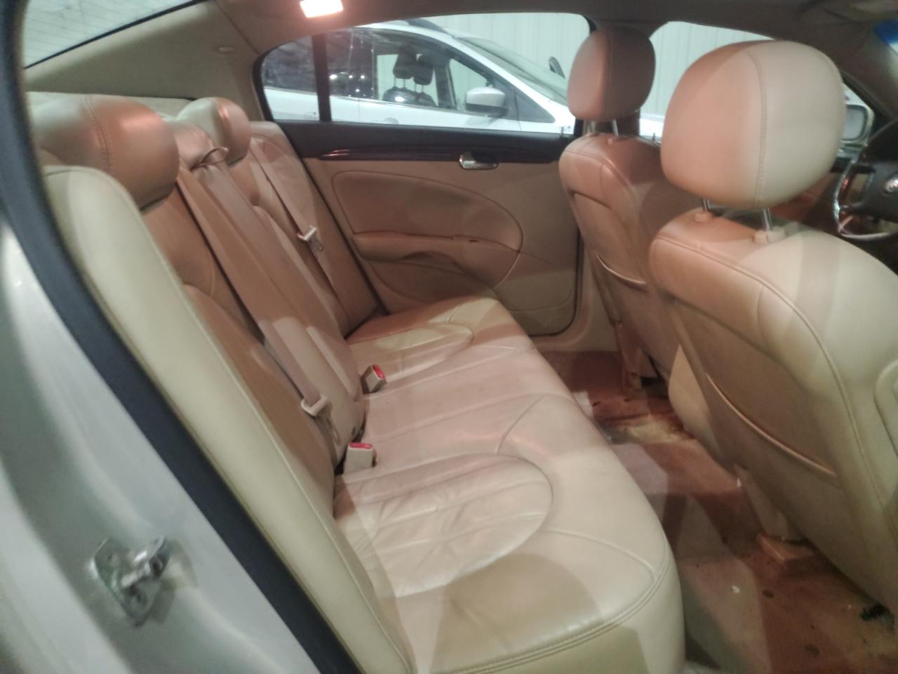 2007 Buick Lucerne - Image 10