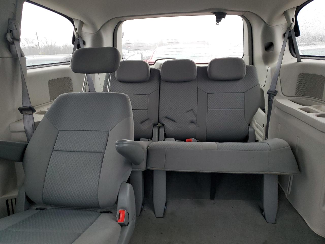 2010 Dodge Caravan - Image 10