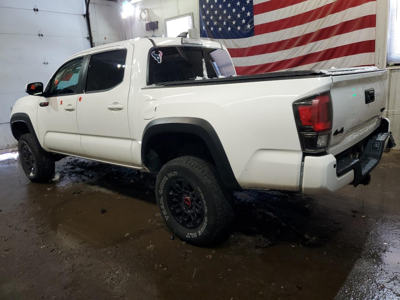 2019 Toyota Tacoma - Image 2