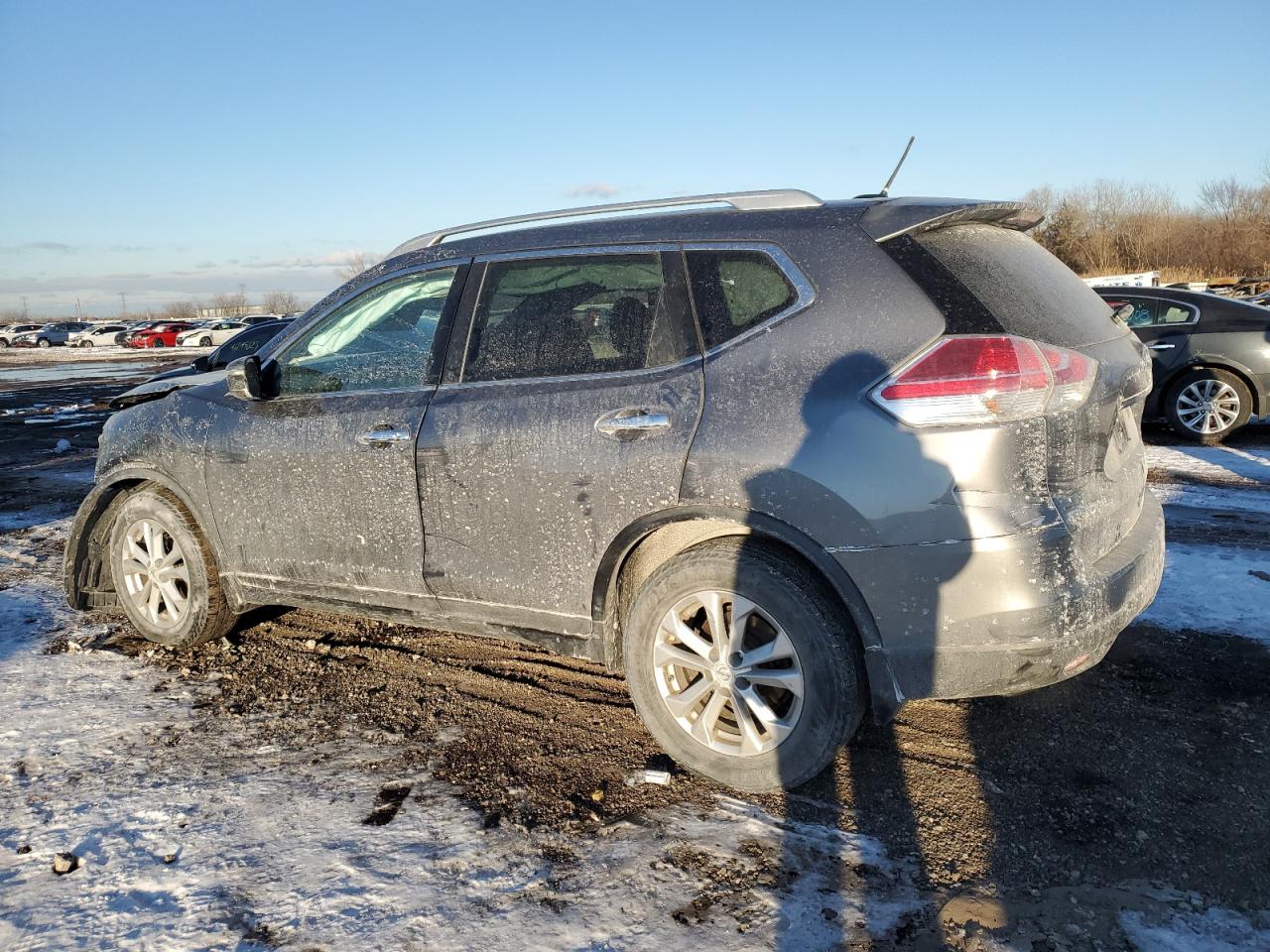 2015 Nissan Rogue - Image 2