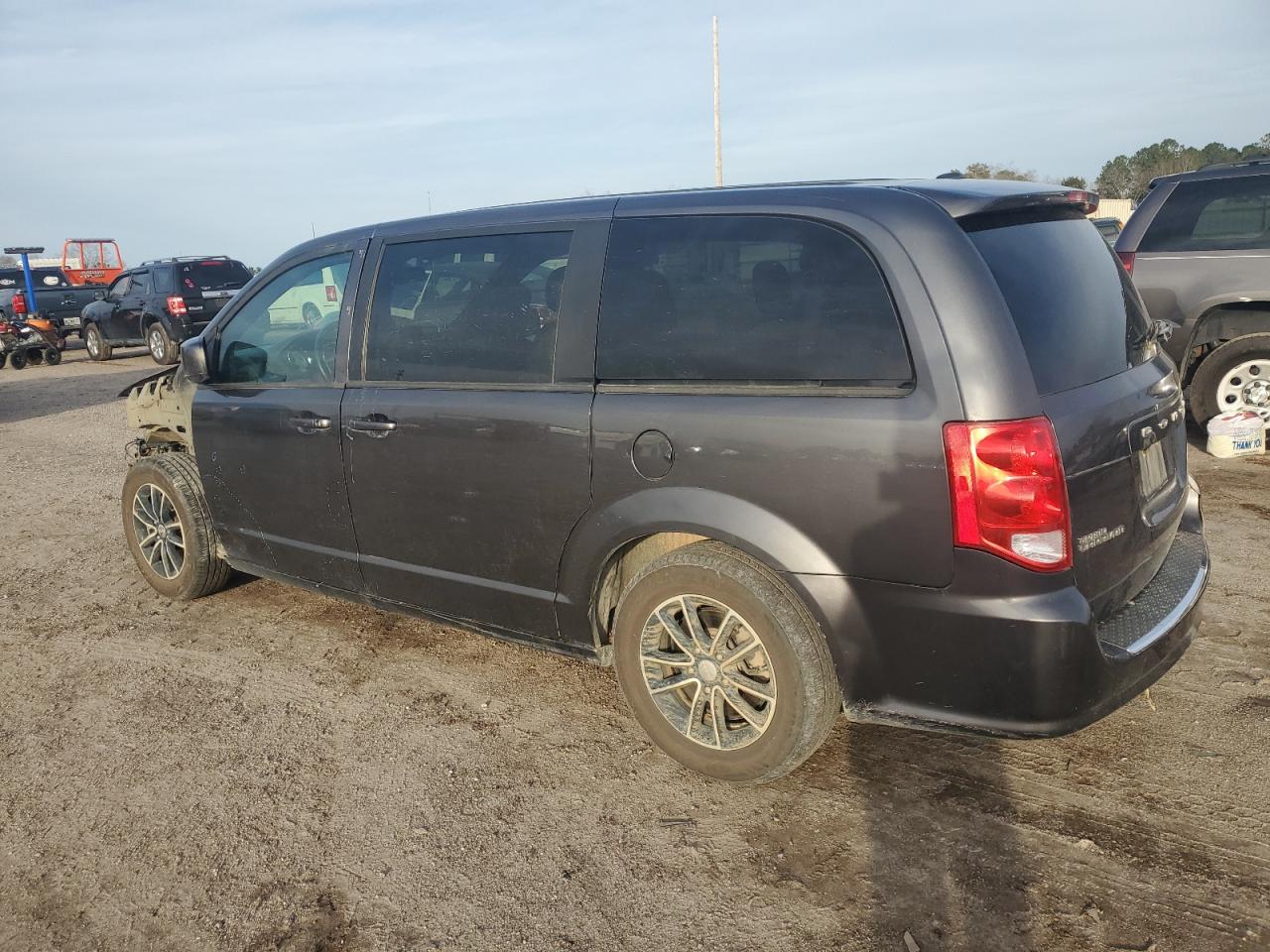 2018 Dodge Caravan - Image 2