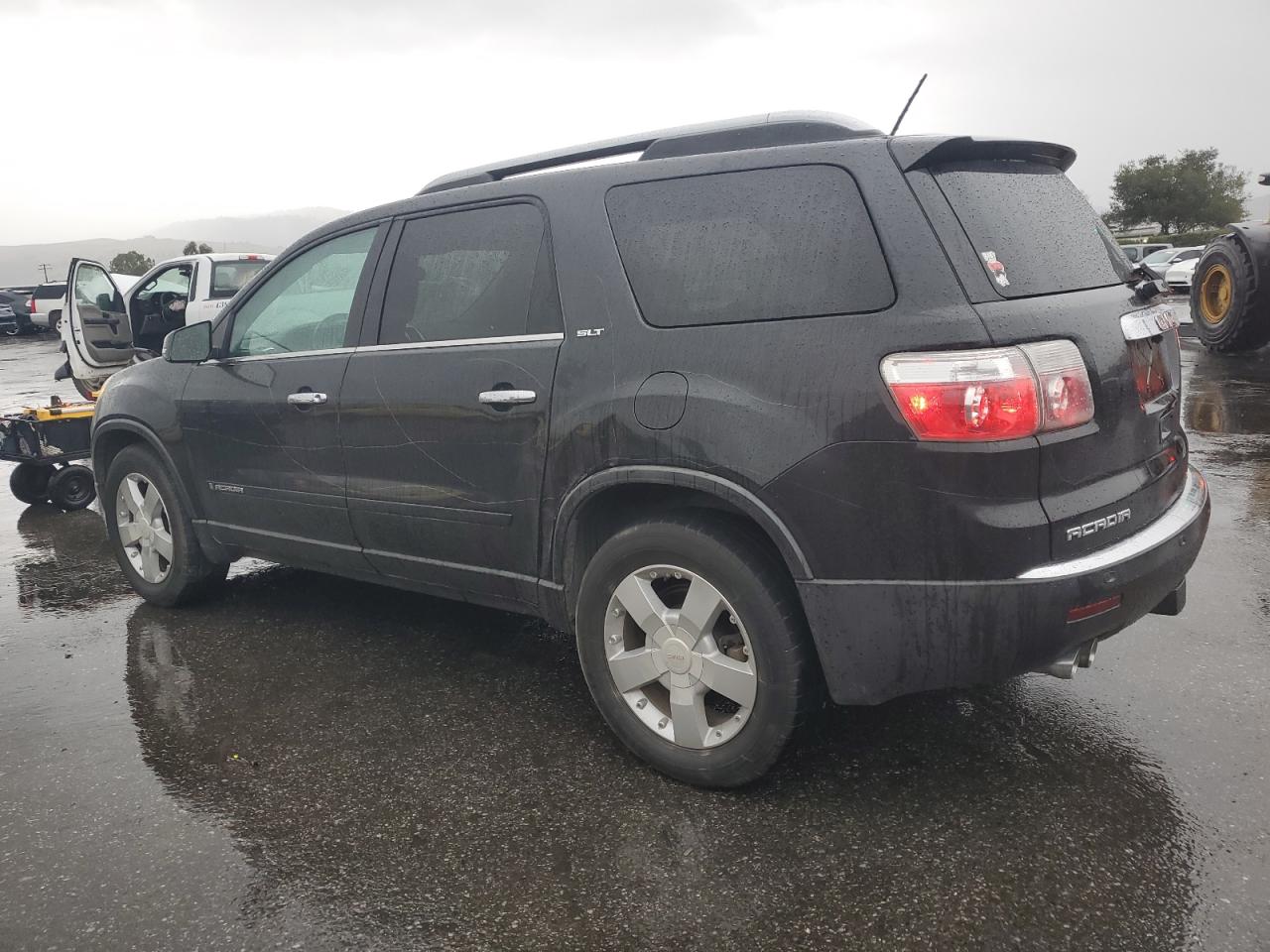 2008 GMC Acadia - Image 2