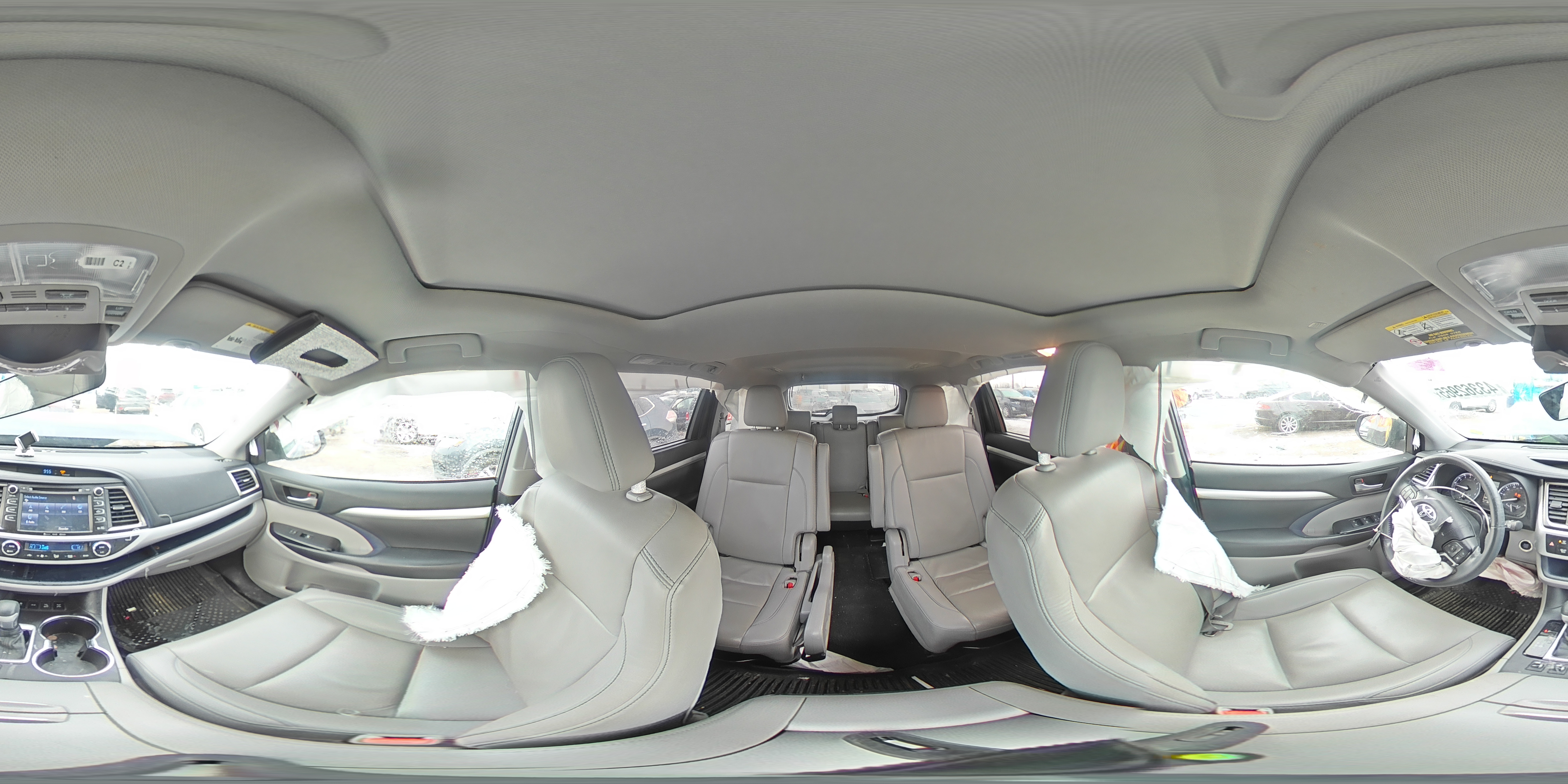 2019 Toyota Highlander - Image 14