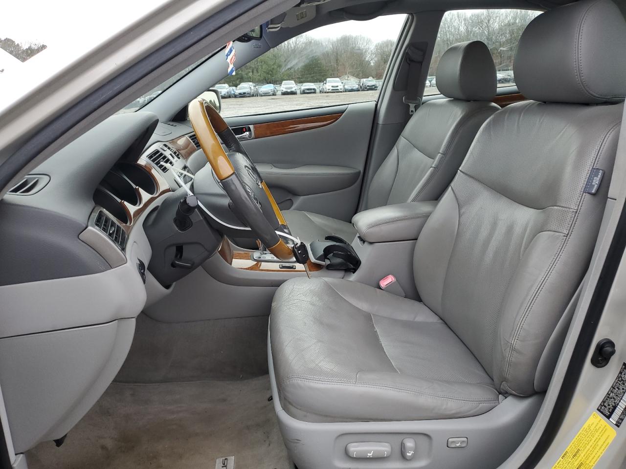 2005 Lexus ES - Image 7