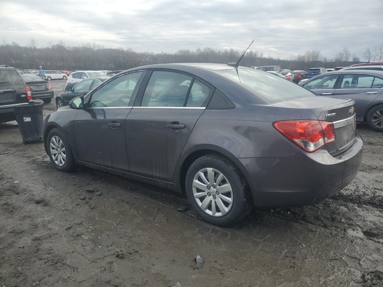 2011 Chevrolet Cruze - Image 2