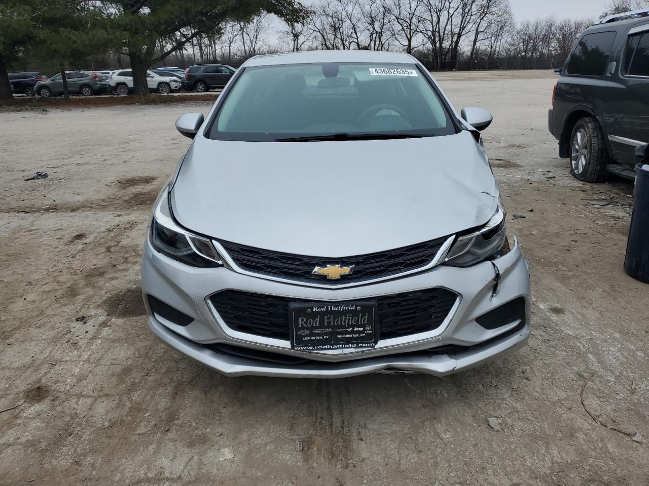 2017 Chevrolet Cruze - Image 5