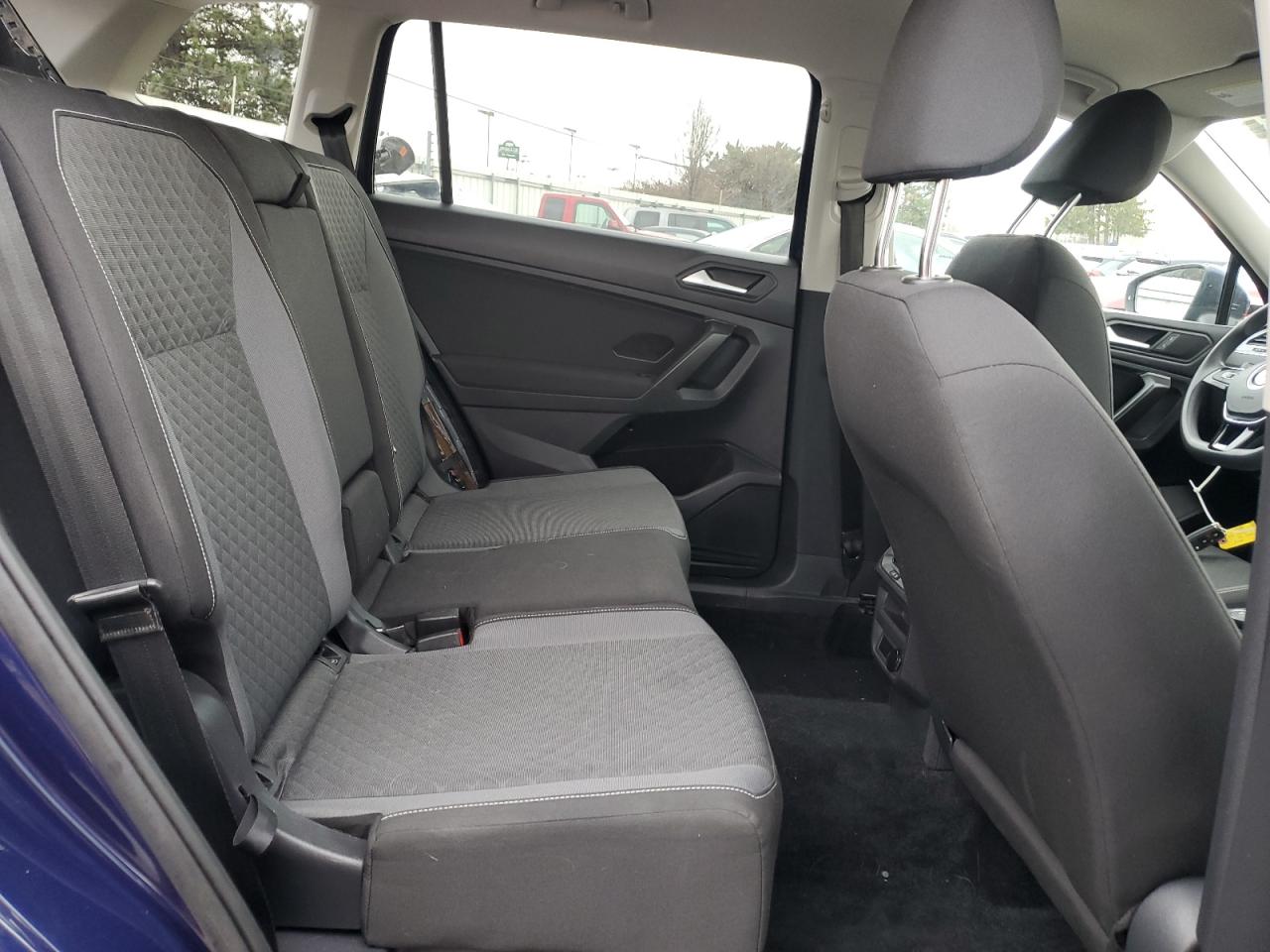 2021 Volkswagen Tiguan - Image 11