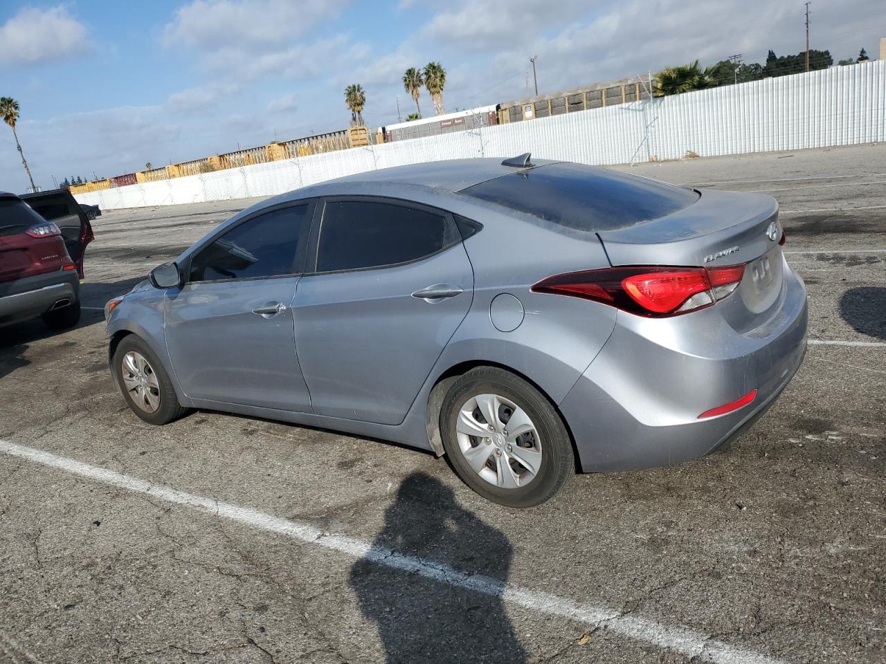 2016 Hyundai Elantra - Image 2