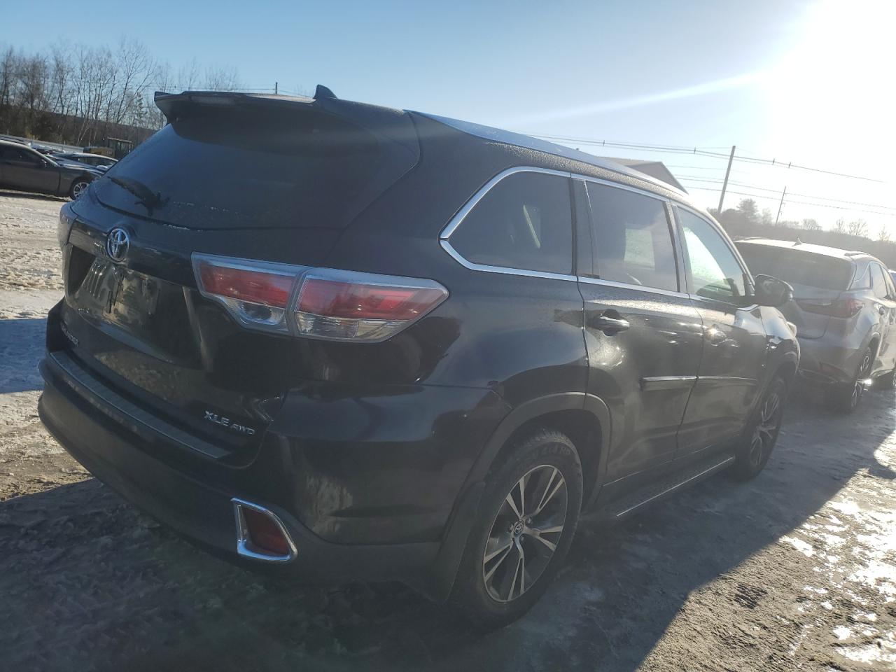 2016 Toyota Highlander - Image 3