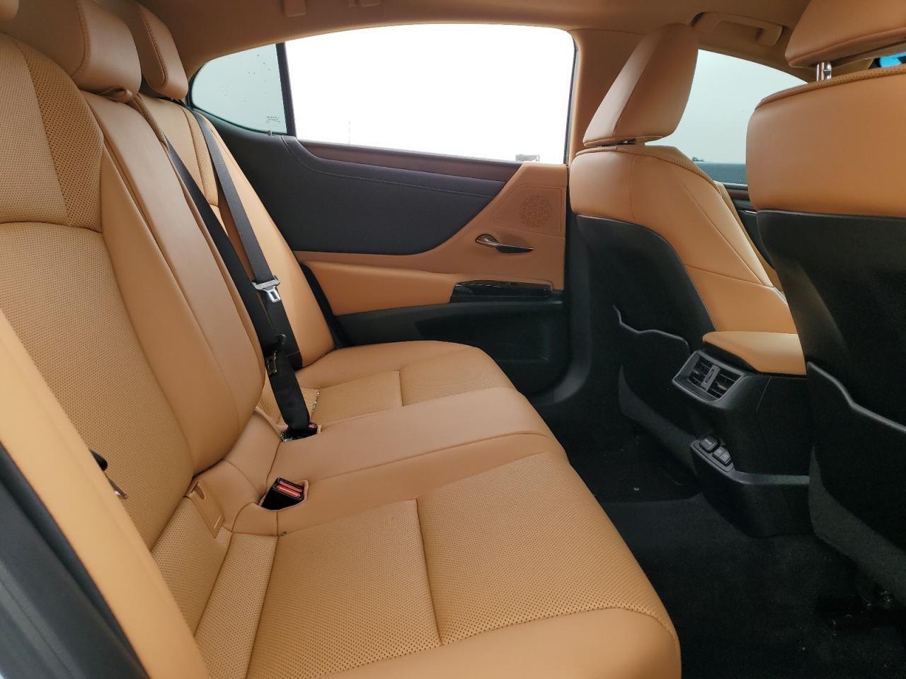 2022 Lexus ES - Image 11
