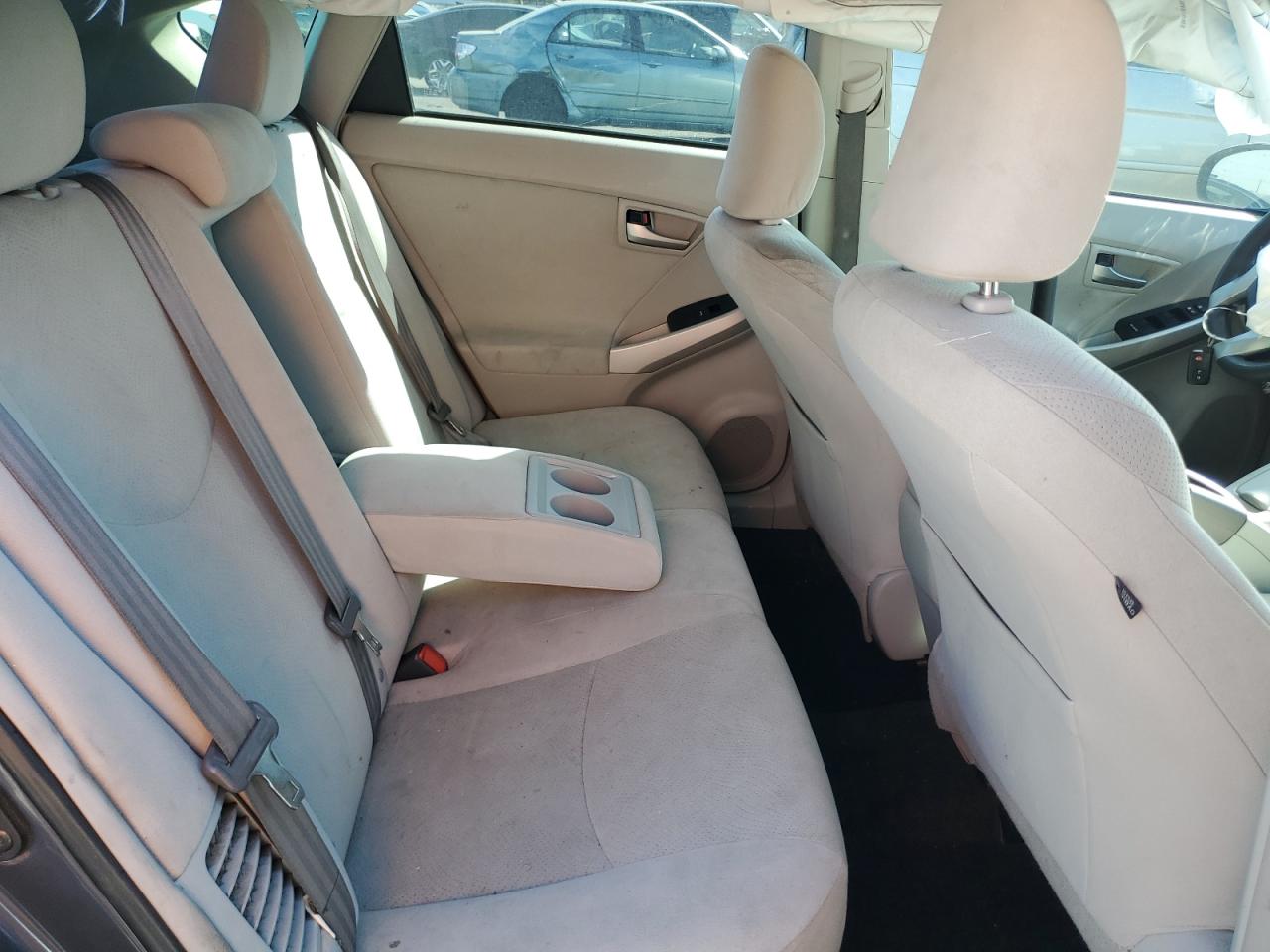 2014 Toyota Prius - Image 10