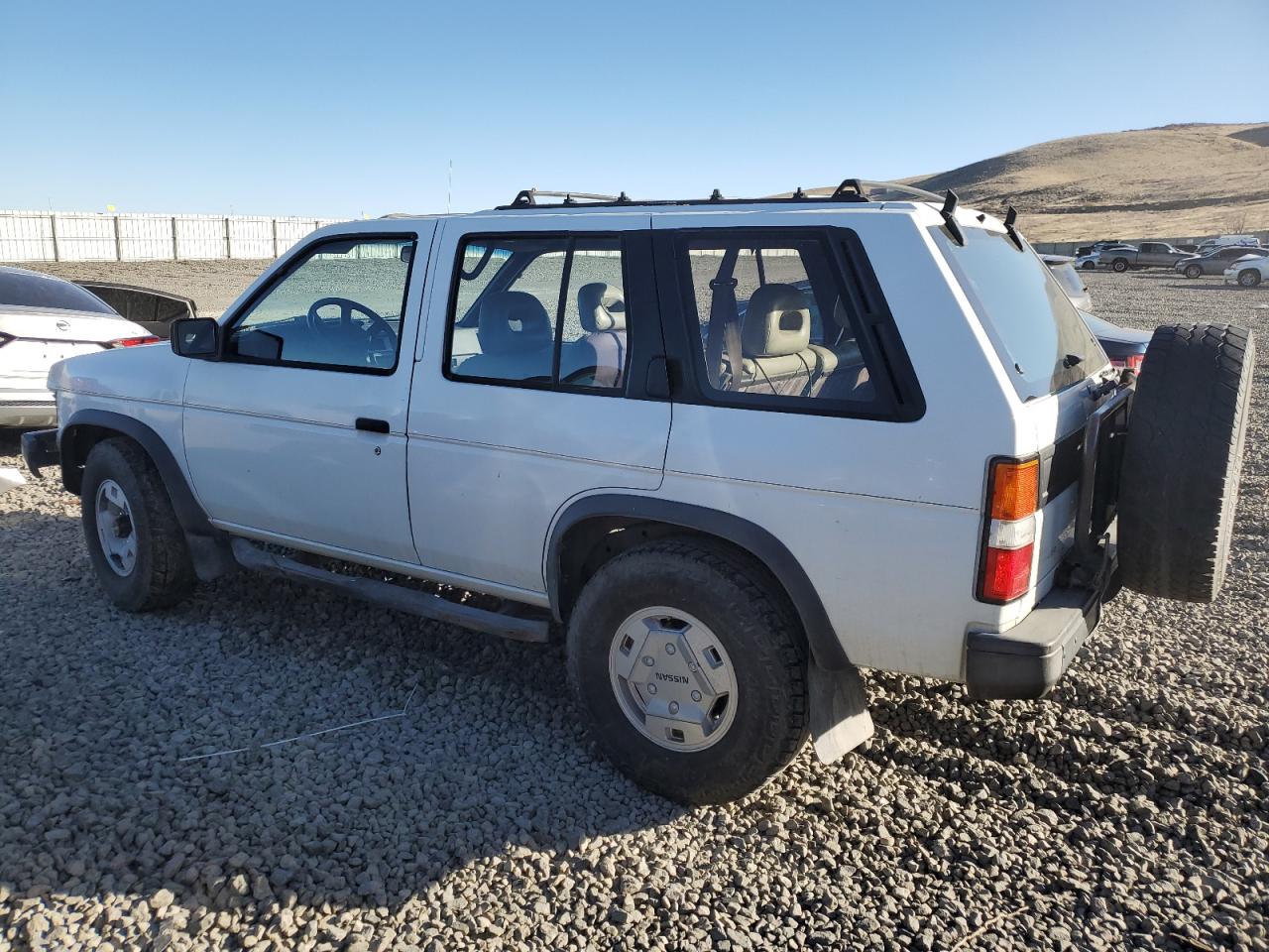 1992 Nissan Pathfinder - Image 2
